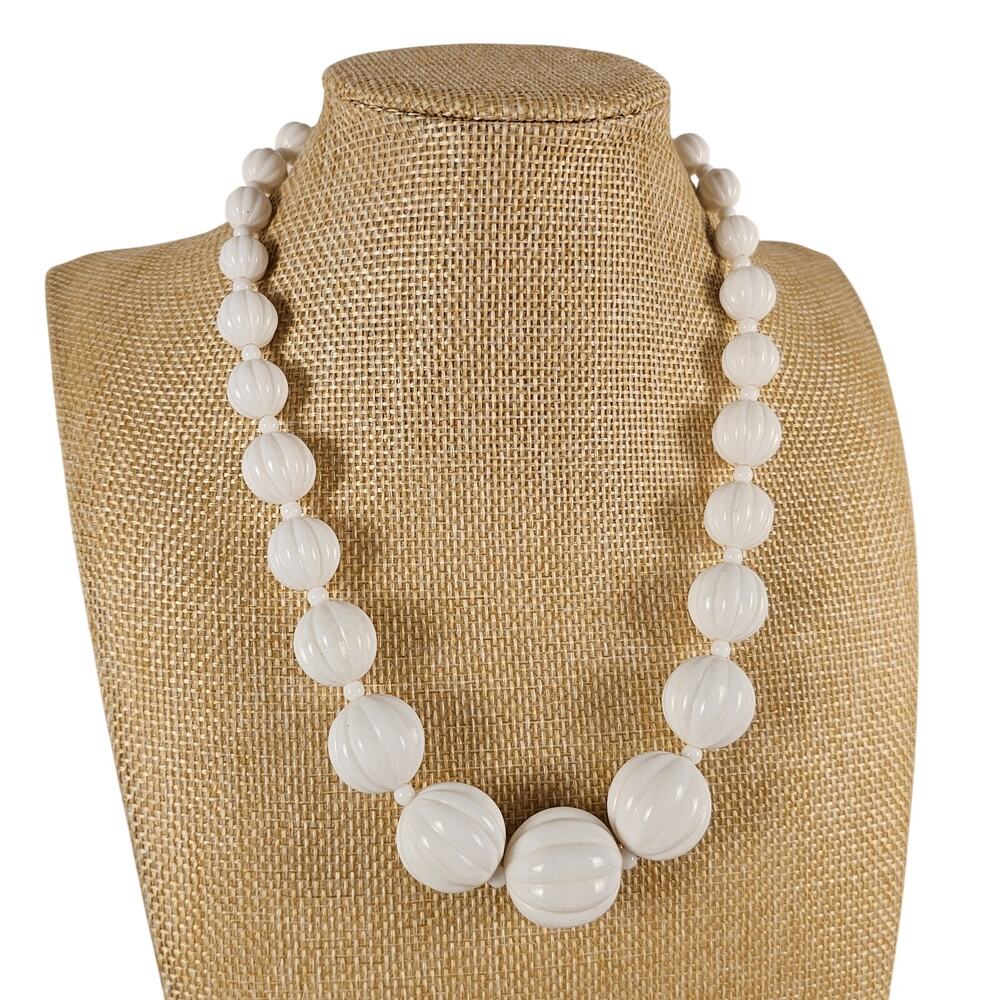Vintage White Lucite Bead Necklace 18" Graduated Ribbed Statement Necklace